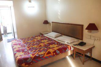 Hotel Pearl, Satara 2